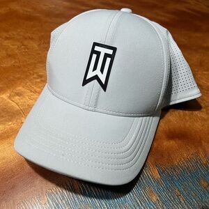 Nike Tiger Woods Collection Legacy91 Mesh Baseball Hat